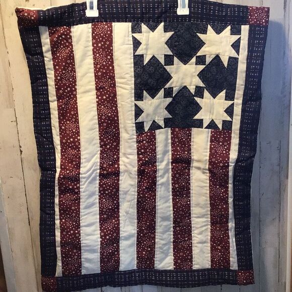 Large patriotic flag, pillow shams from Hidayah home fashions - Picture 1 of 8